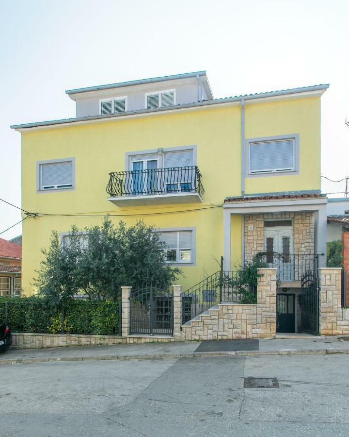 Polias Apartment Pula Buitenkant foto