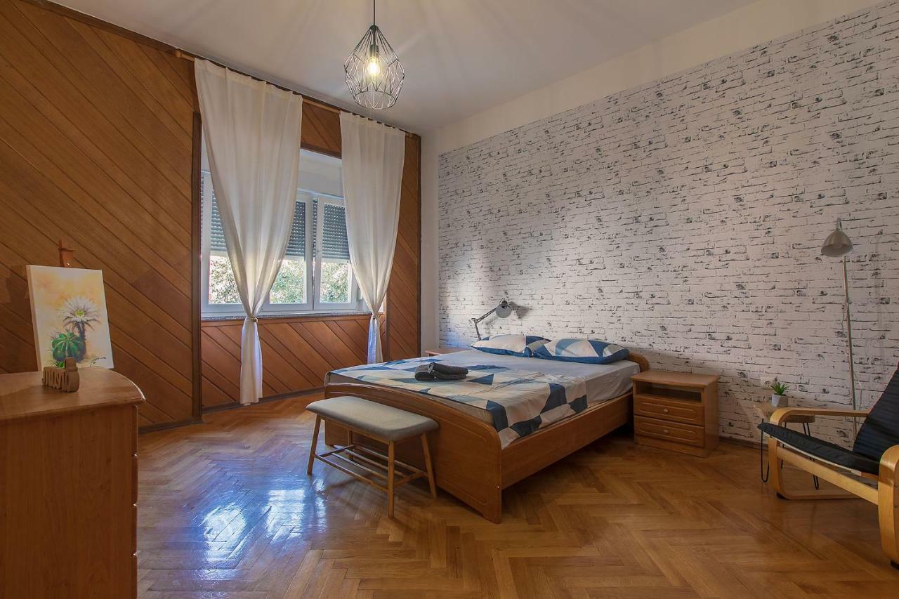 Polias Apartment Pula Buitenkant foto
