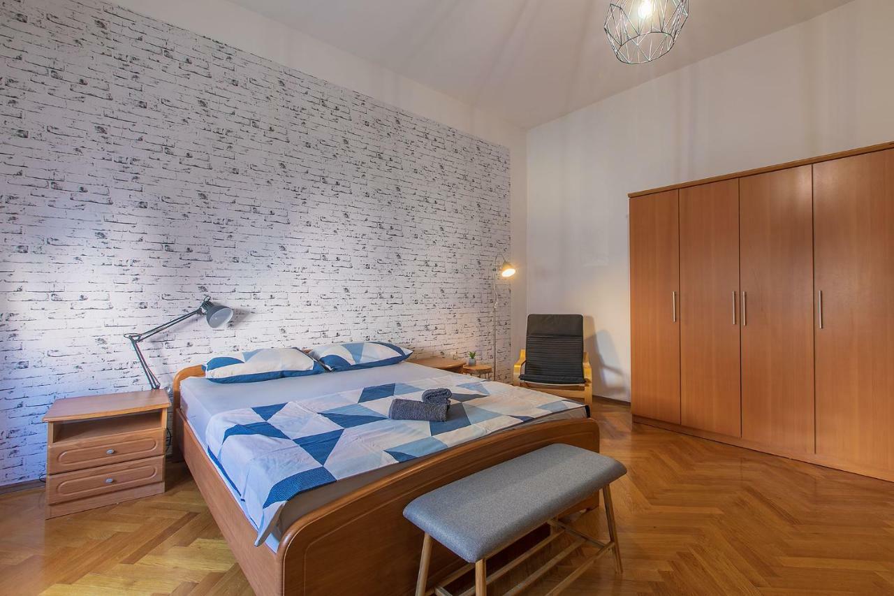 Polias Apartment Pula Buitenkant foto